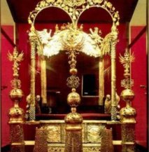 Двойной трон царевичей Ивана и Петра в Оружейной палате Кремля